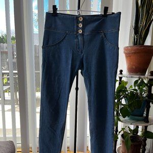 FREDDY WR.UP® High Waist 3 Button Denim Light Blue + Yellow Stitching